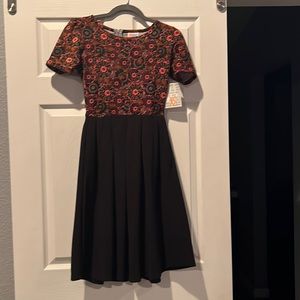 Beautiful LuLaRoe Amelia dress 🖤❤️brand new with tags!